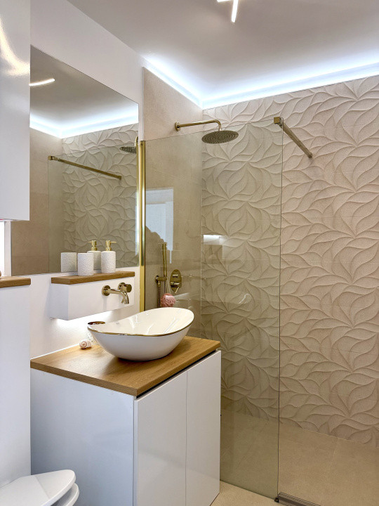 Apartament la cheie , 2 camere+balcon,etaj intermediar