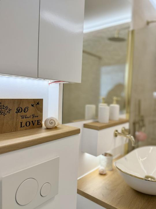 Apartament la cheie ,2 camere+balcon,etaj intermediar