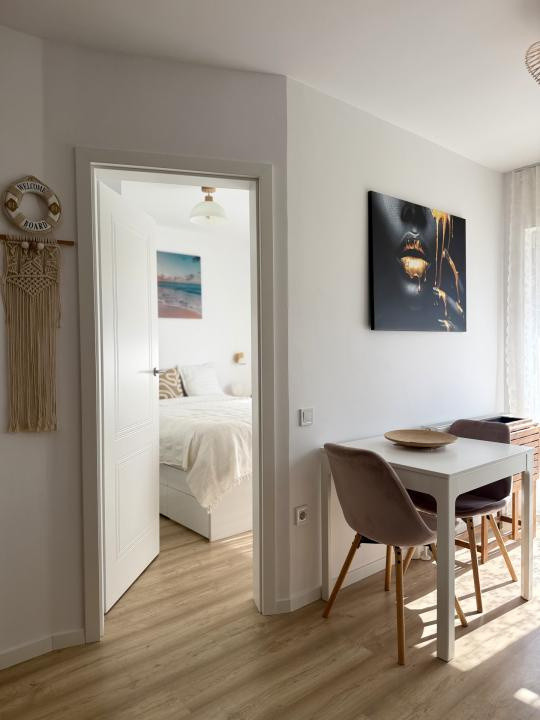 Apartament la cheie ,2 camere+balcon,etaj intermediar