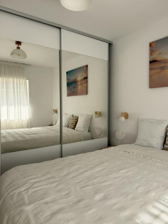 Apartament la cheie ,2 camere+balcon,etaj intermediar