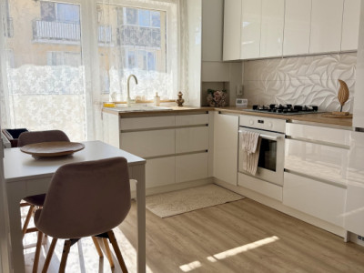 Apartament la cheie , 2 camere+balcon,etaj intermediar