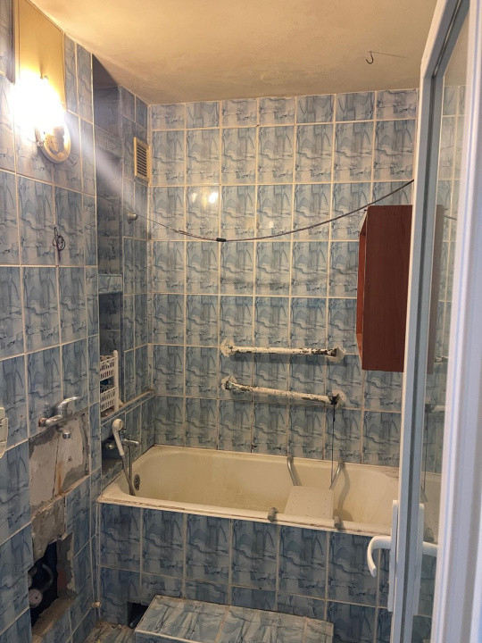 Garsoniera spatioasa, 32 mp, etaj intermediar, Zona Parang