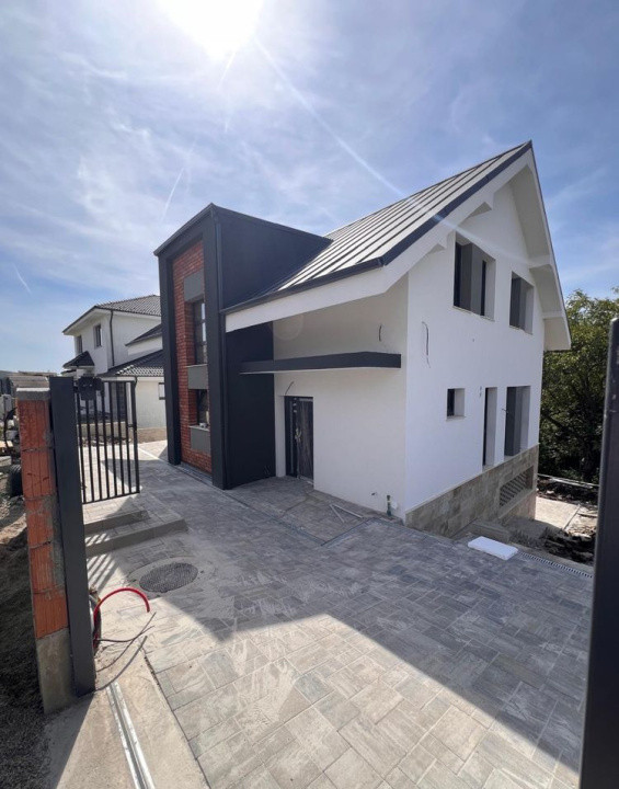 Casă Individuală 215mp utili si 500mp teren in Chinteni zona Profi