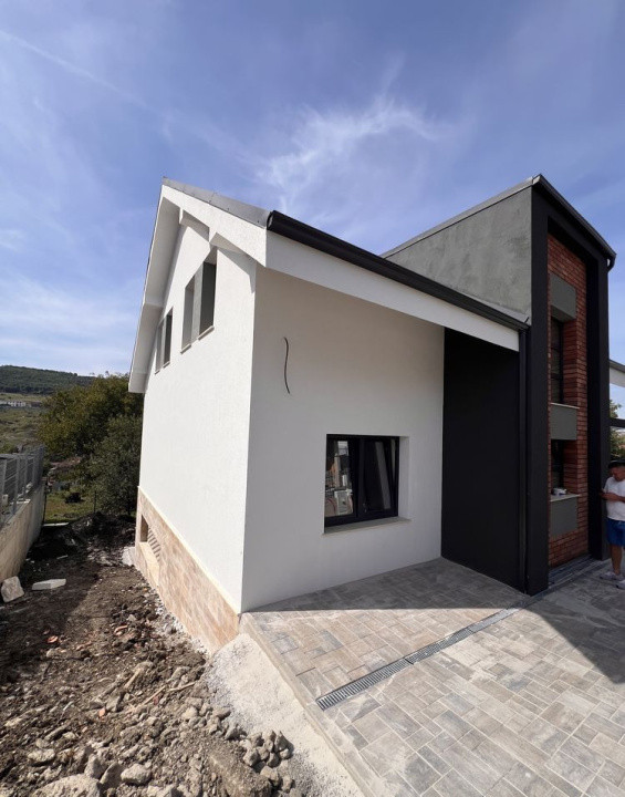 Casă Individuală 215mp utili si 500mp teren in Chinteni zona Profi