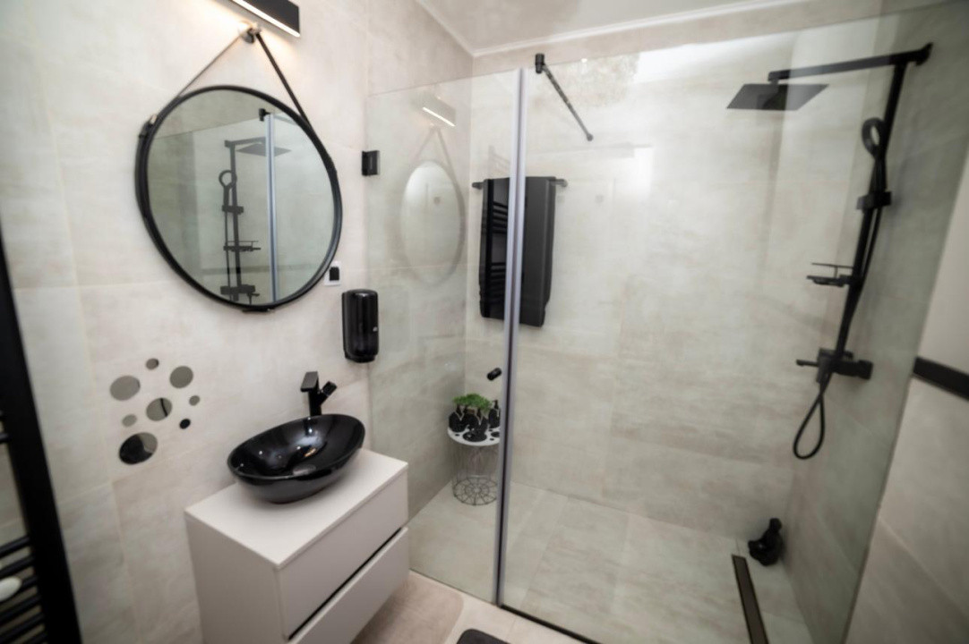 Apartament cu 3 camere, 60 mp, terasa, zona VIVO