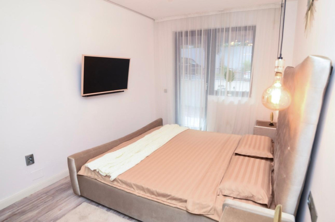 Apartament cu 3 camere, 60 mp, terasa, zona VIVO