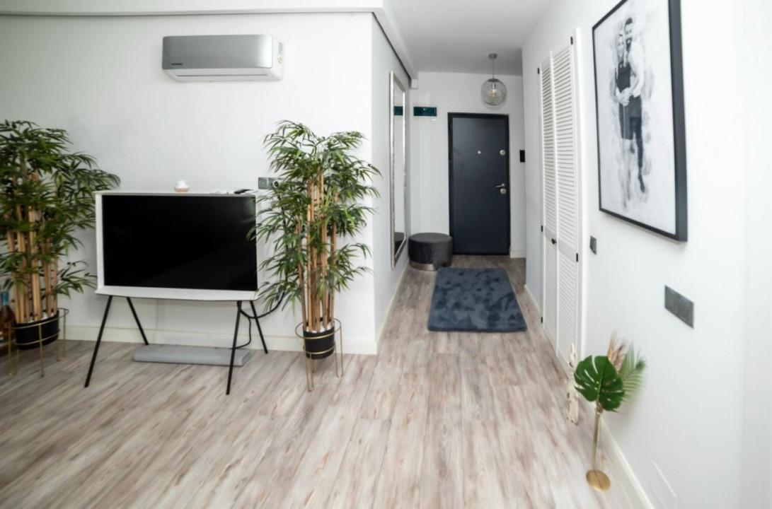 Apartament cu 3 camere, 60 mp, terasa, zona VIVO