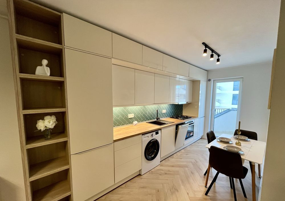 Apartament Eroilor blocuri Albe 3 camere 55mp mobilat Lux