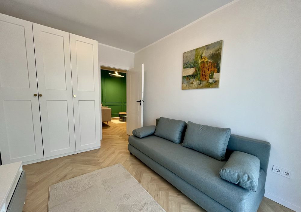 Apartament Eroilor blocuri Albe 3 camere 55mp mobilat Lux