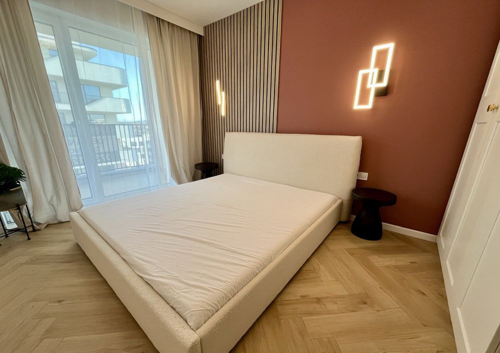 Apartament Eroilor blocuri Albe 3 camere 55mp mobilat Lux