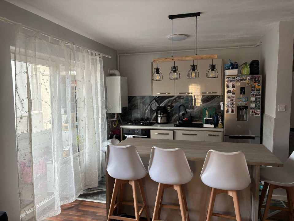 Apartament cu 3 camere, 66 mp, parcare, zona KIK