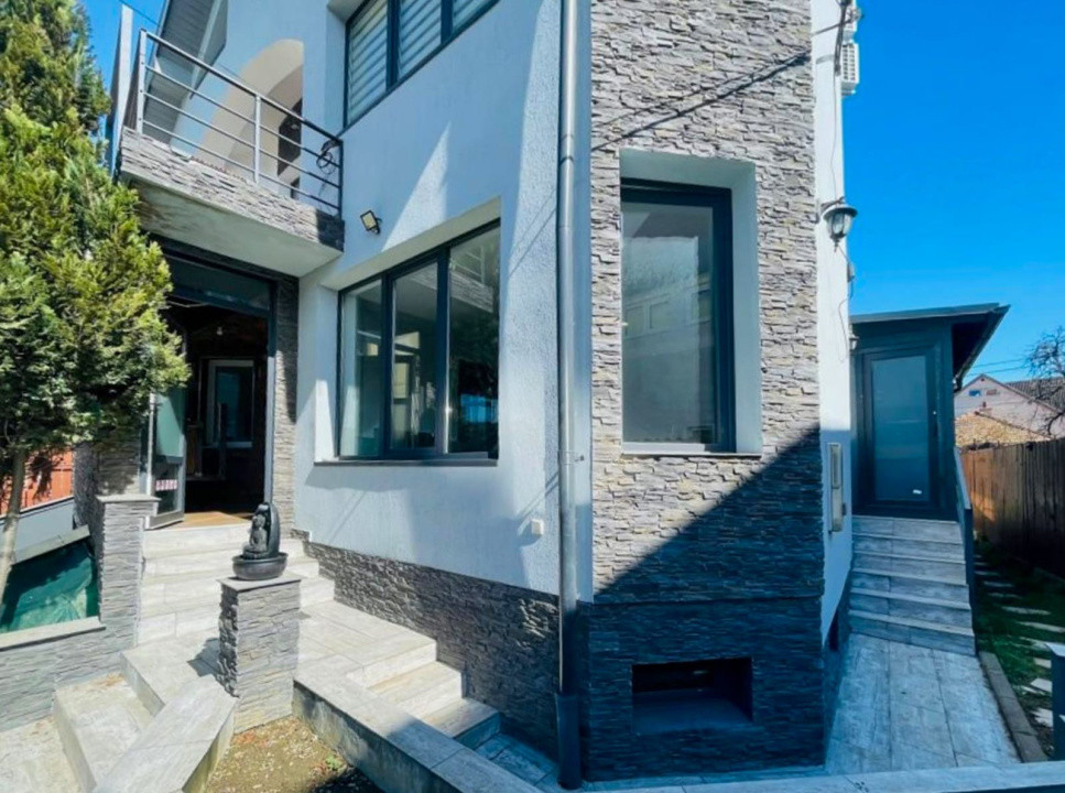 Spatiu comercial - 162mp / Parcari - zona Platinia