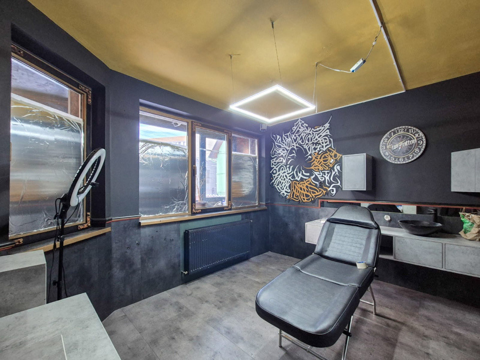 Spatiu comercial - 162mp / Parcari - zona Platinia