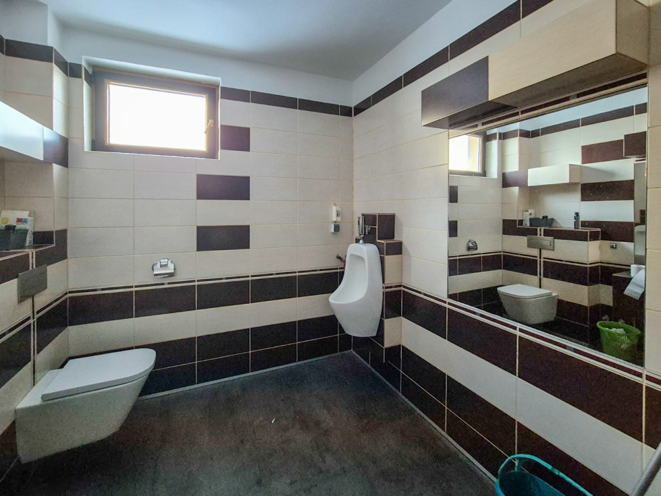 Spatiu comercial - 162mp / Parcari - zona Platinia