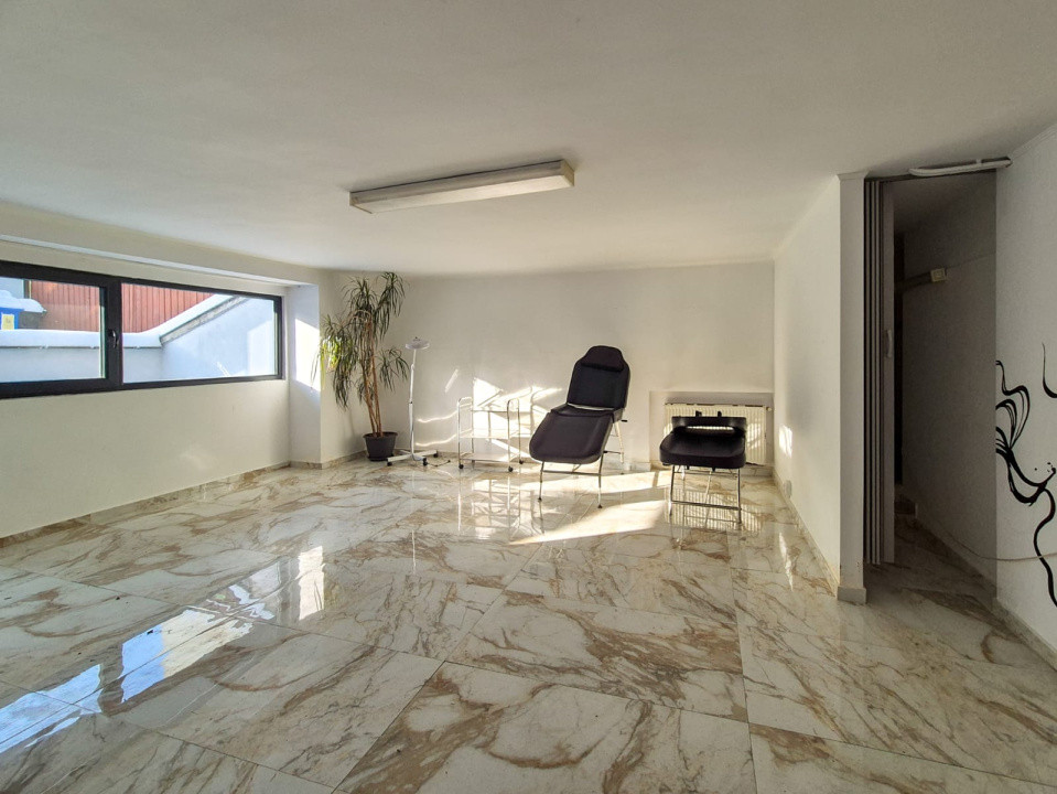 Spatiu comercial - 162mp / Parcari - zona Platinia