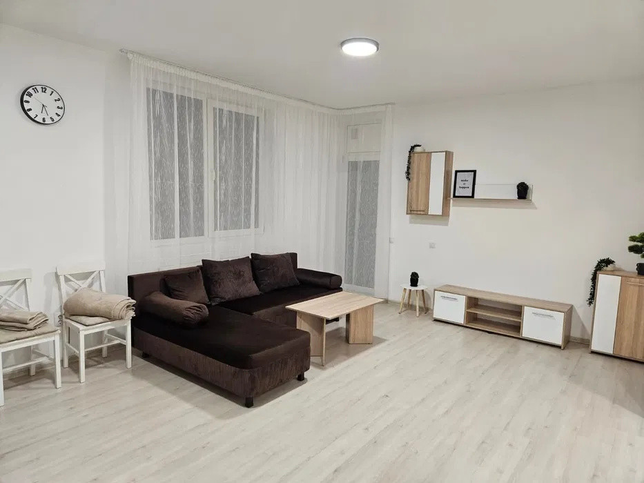 Apartament cu 2 camere, 57 mp, balcon, zona Eroilor