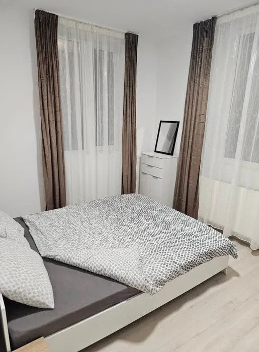 Apartament cu 2 camere, 57 mp, balcon, zona Eroilor