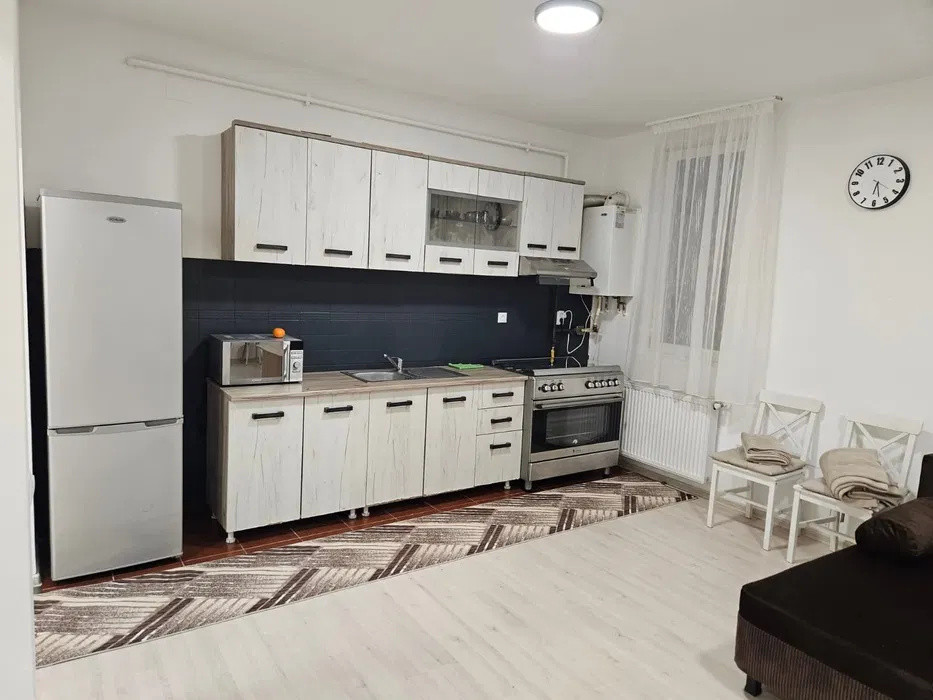Apartament cu 2 camere, 57 mp, balcon, zona Eroilor