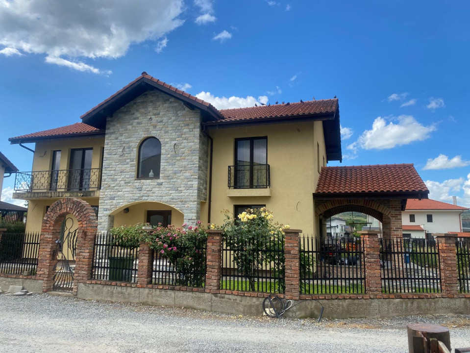 Casa 3 camere - 135 mp utili - teren 516 mp - Someseni, Cluj!