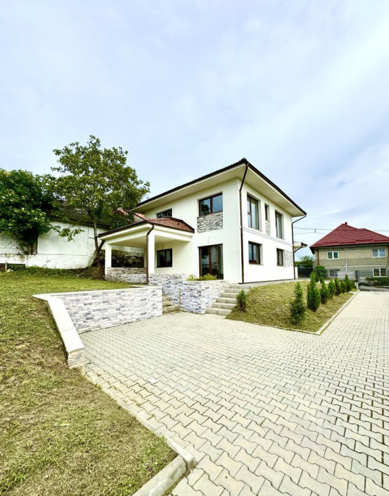 Casa individuală, 150 mp utili, teren 423 mp, toate utilitățile, Chinteni
