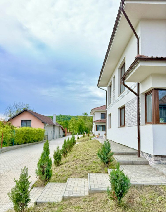 Casa individuală, 150 mp utili, teren 423 mp, toate utilitățile, Chinteni