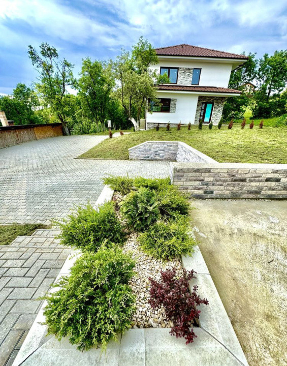 Casa individuală, 150 mp utili, teren 423 mp, toate utilitățile, Chinteni