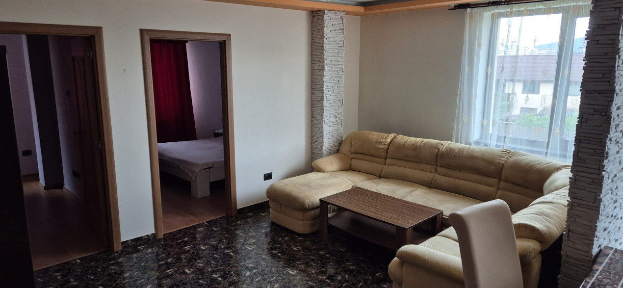Apartament cu 3 camere, parcare, balcon, zona Terra