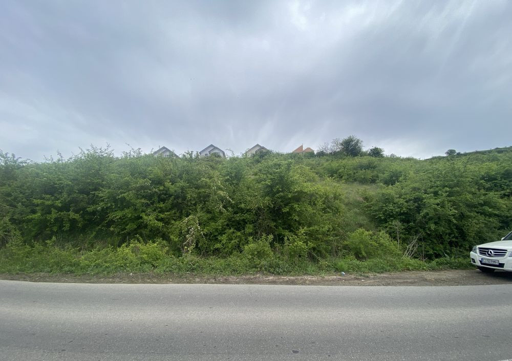 Teren intravilan Valea Seaca 1.000mp front 30ml la principala 