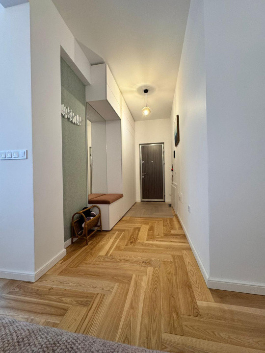 Apartament cu 4 camere, 105 mp, terasa de 50 mp, zona Teilor
