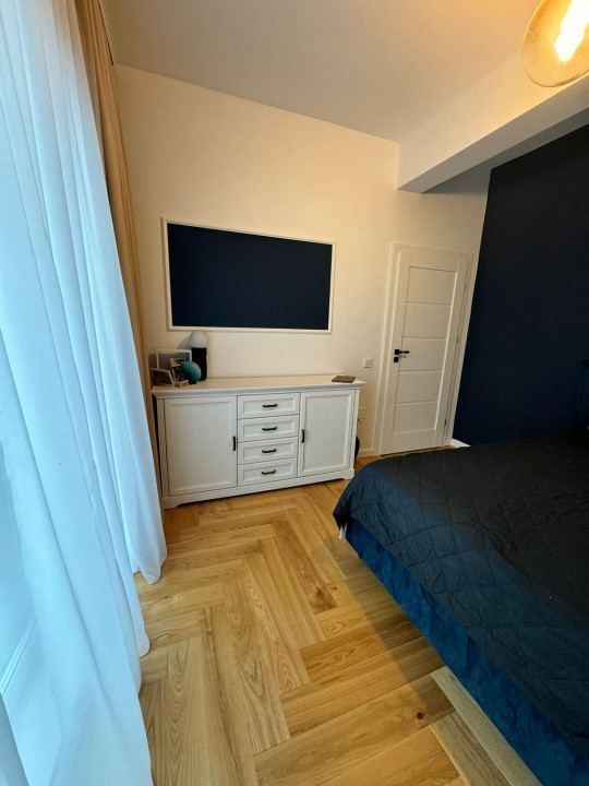 Apartament cu 4 camere, 105 mp, terasa de 50 mp, zona Teilor