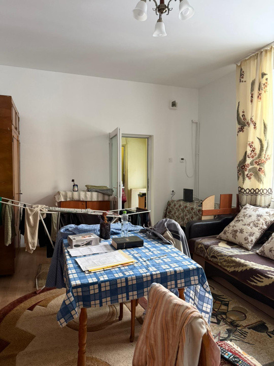 apartament la casa,cu o camera,parcare,gradina