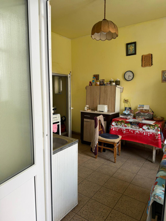 apartament la casa,cu o camera,parcare,gradina