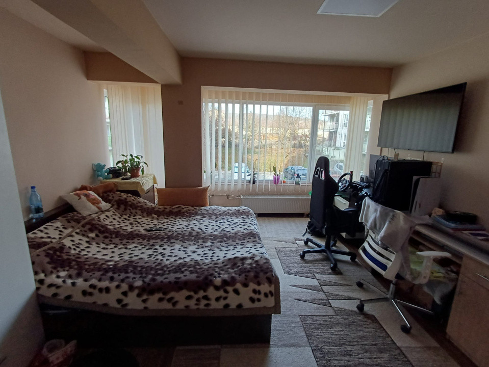 Apartament cu 2 camere, 45 mp, balcon, zona Eroilor