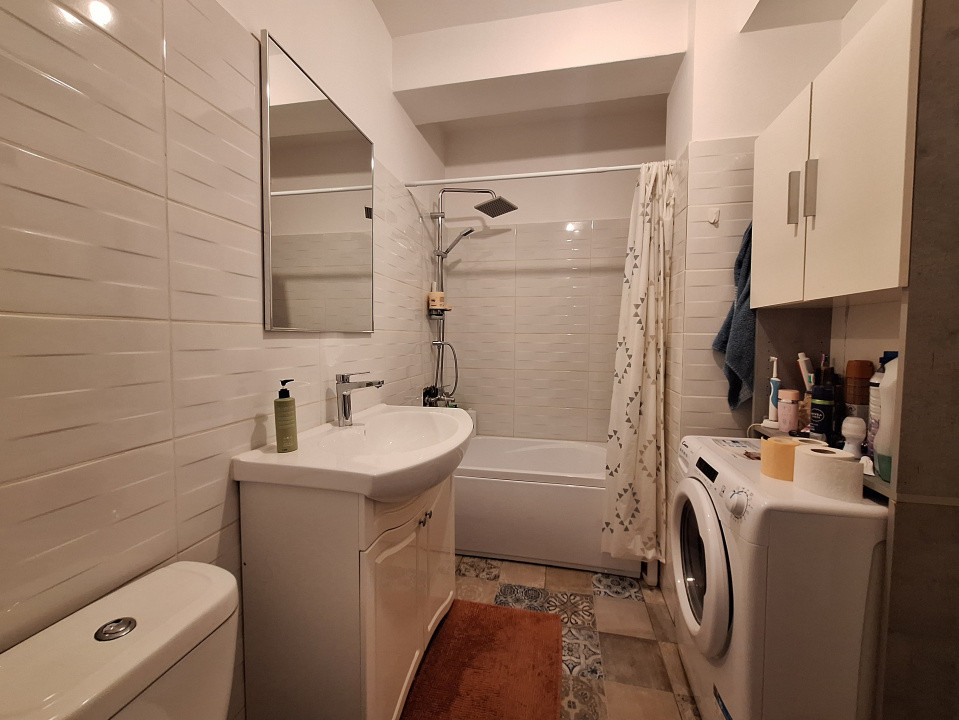 Apartament cu 2 camere, 40 mp, balcon, zona Terra