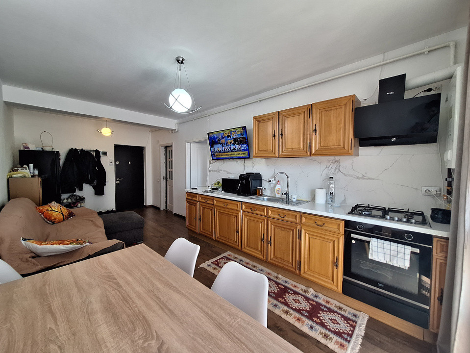 Apartament cu 2 camere, 40 mp, balcon, zona Terra