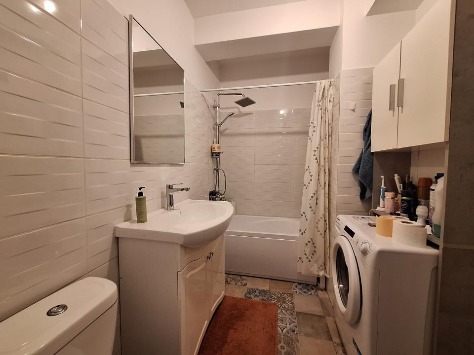 Apartament cu 2 camere, 40 mp, balcon, zona Terra