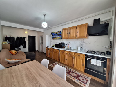 Apartament cu 2 camere, 40 mp, balcon, zona Terra