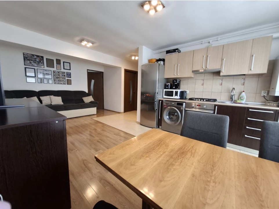 Apartament 3 camere , parcare zona Subcetate, Parcul poligon 