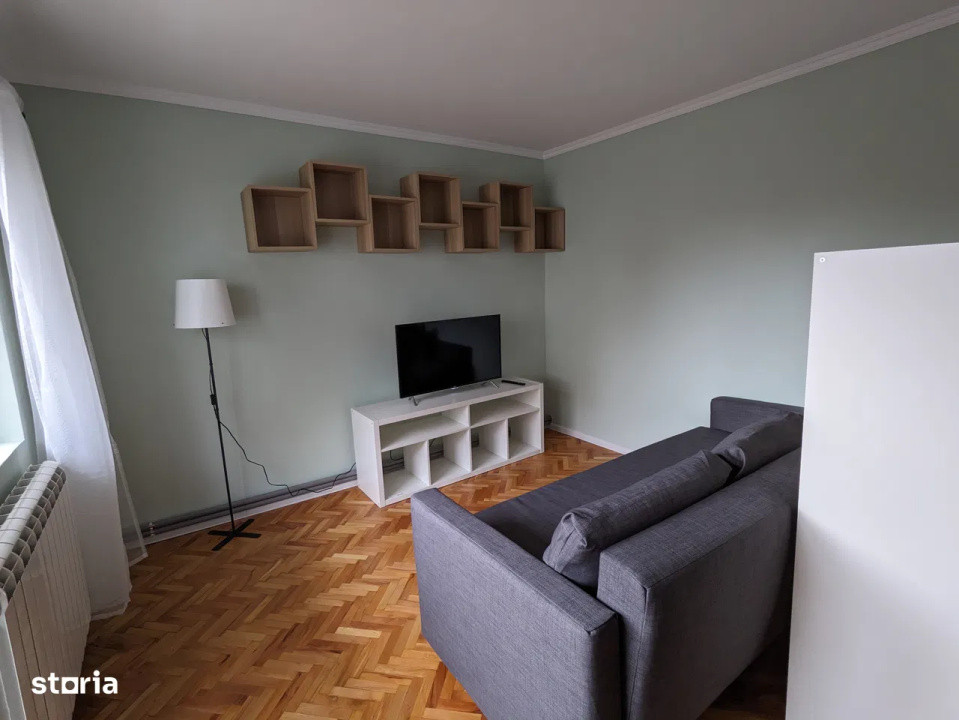 Apartament cu 3 camere, decomandat, 65 mp, 2 bai, etaj intemediar,zona Izlazului