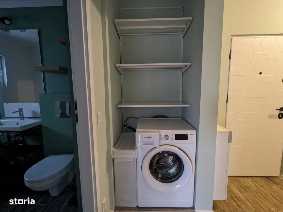 Apartament cu 3 camere, decomandat, 65 mp, 2 bai, etaj intemediar,zona Izlazului