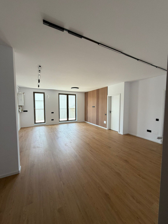 Apartament cu 2 camere finisat, 53 mp, balcon, zona Eroilor