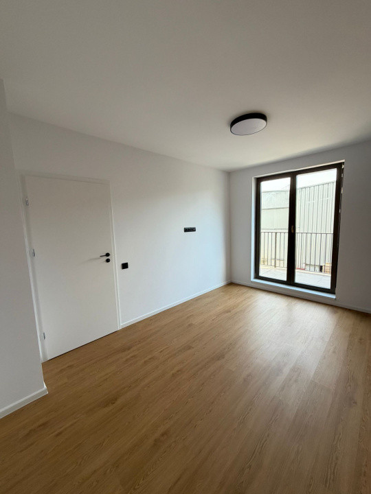 Apartament cu 2 camere finisat, 53 mp, balcon, zona Eroilor