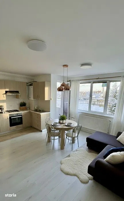 Apartament 3 camere, 70mp, etaj intermediar, loc de parcare, zona Vivo