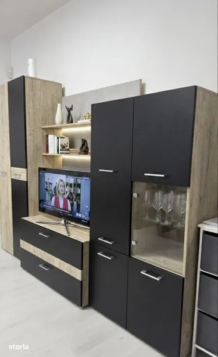 Apartament 3 camere, 70mp, etaj intermediar, loc de parcare, zona Vivo