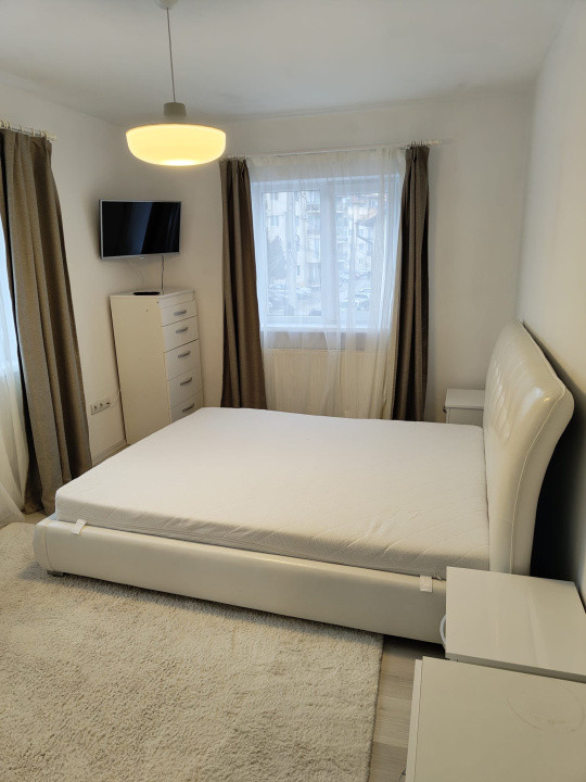 Apartament de închiriat in duplex,80mp utili+terasa mare,3 cam,2bai