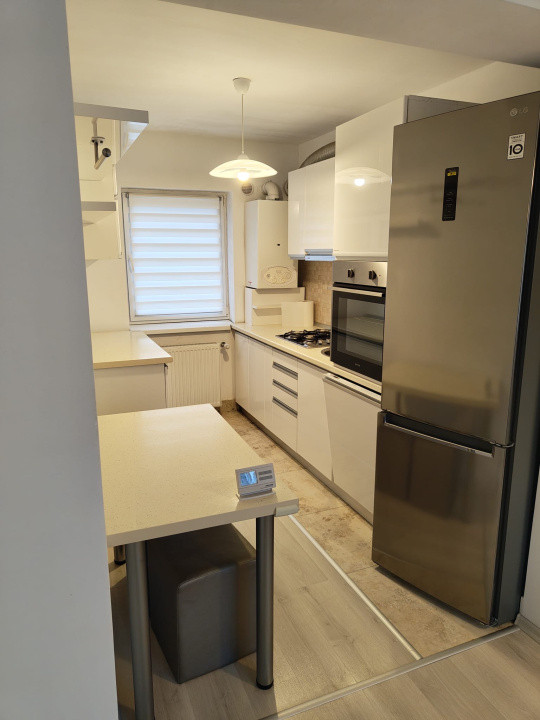 Apartament de închiriat in duplex,80mp utili+terasa mare,3 cam,2bai