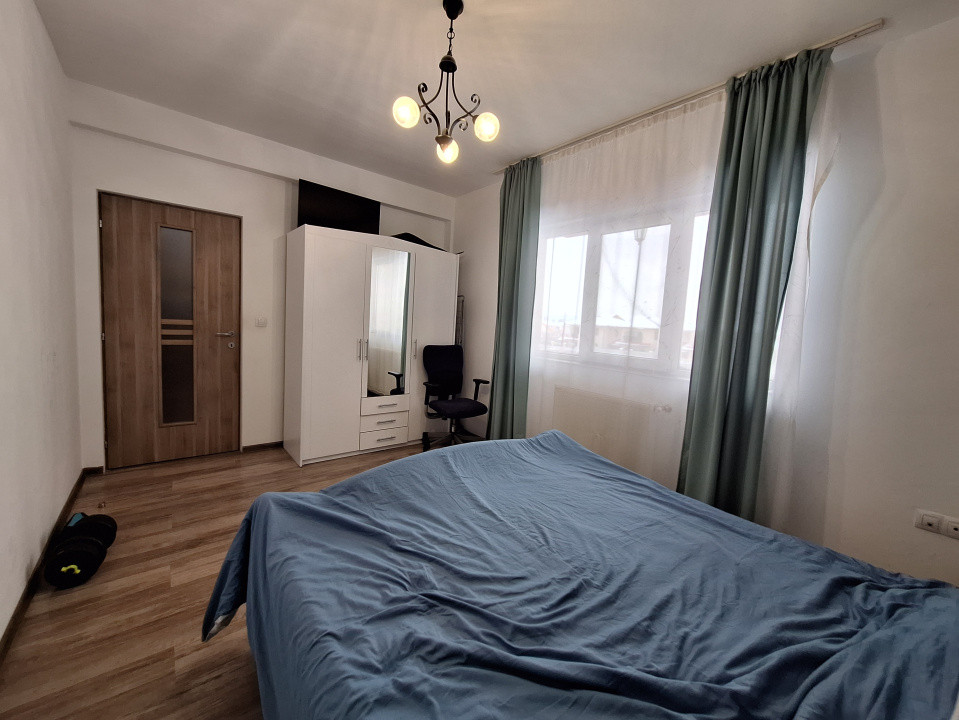 Apartament cu 2 camere, 43 mp, balcon, zona Ioan Rus