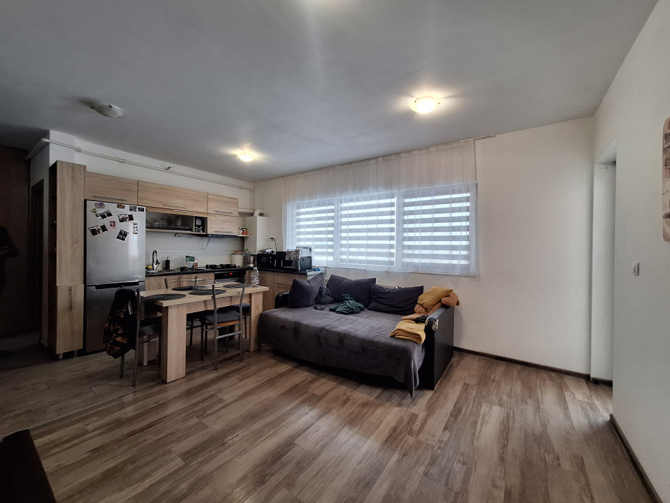 Apartament cu 2 camere, 43 mp, balcon, zona Ioan Rus