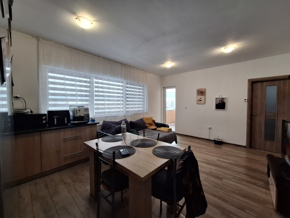 Apartament cu 2 camere, 43 mp, balcon, zona Ioan Rus