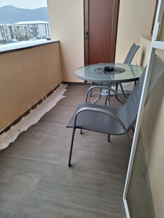 Apartament cu 2 camere, 43 mp, balcon, zona Ioan Rus